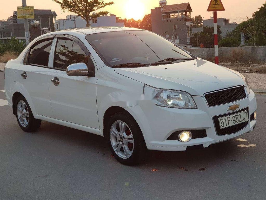 Chevrolet Aveo 2016 - Bán Chevrolet Aveo đời 2016, màu trắng, 265tr