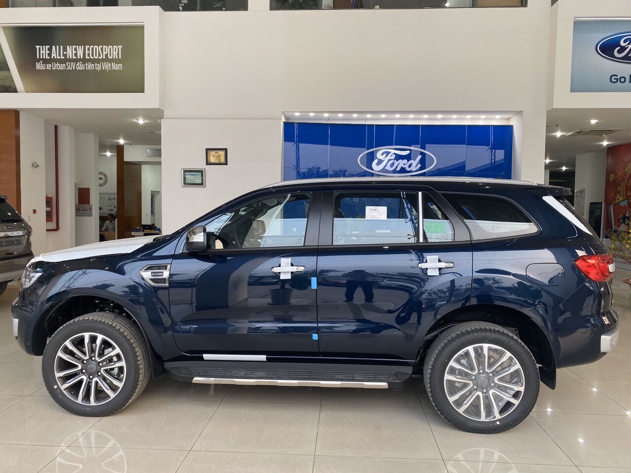 Ford Everest  Ambiente 2018 - Xả kho Ford Everest 2018 - quà tặng khủng - LH: 0388.145.415