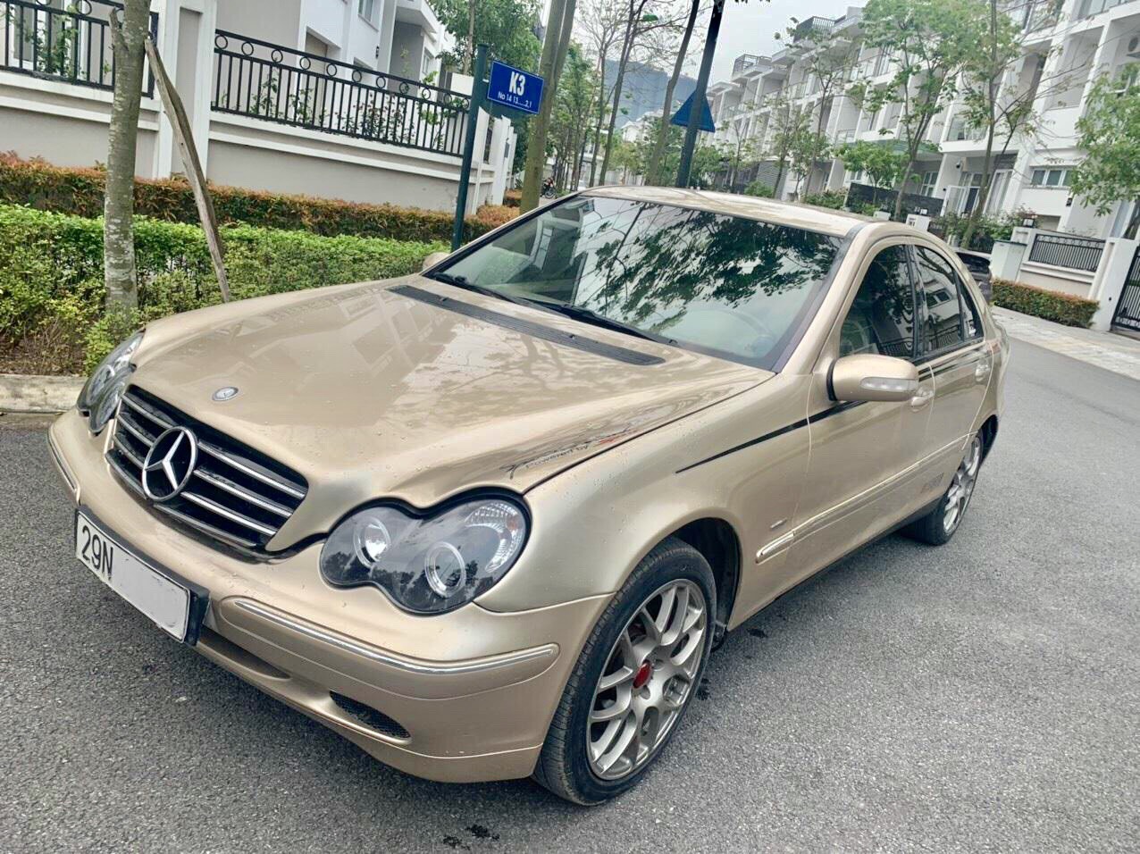 Mercedes-Benz C200 AT Số tự động 2002 - Cần bán lại xe Mercedes c200 AT Số tự động 2002, màu bạc giá cạnh tranh