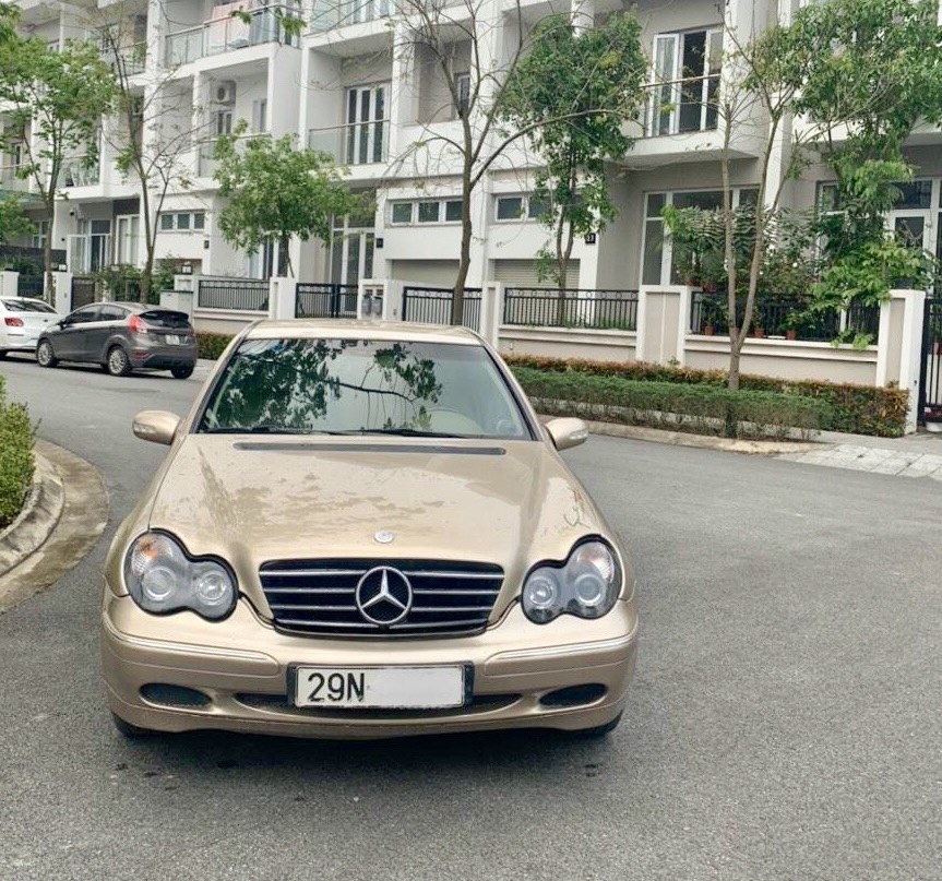 Mercedes-Benz C200 AT Số tự động 2002 - Cần bán lại xe Mercedes c200 AT Số tự động 2002, màu bạc giá cạnh tranh