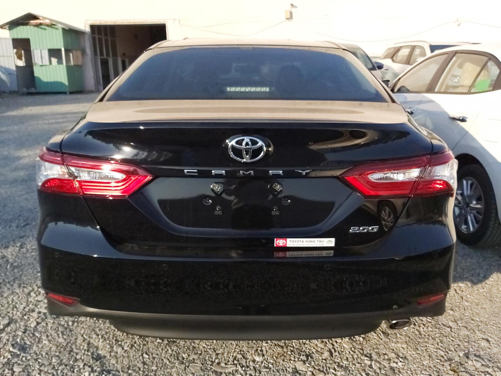 Toyota 2.0G 2020 - Bán Toyota Camry 2.0G 2020 màu đen, hỗ trợ vay đến 80% giá trị xe