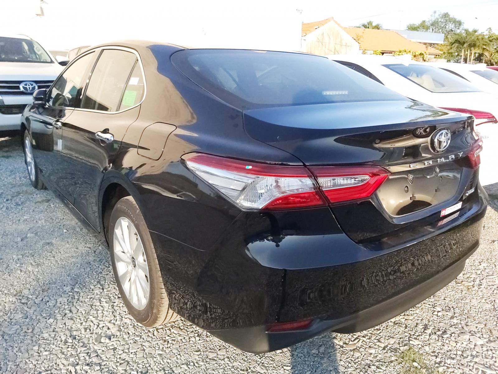 Toyota 2.0G 2020 - Bán Toyota Camry 2.0G 2020 màu đen, hỗ trợ vay đến 80% giá trị xe