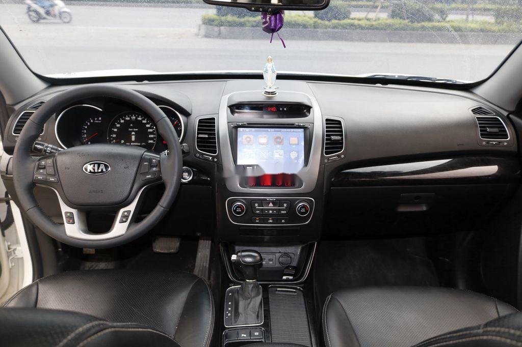 Kia Sorento 2014 - Cần bán gấp Kia Sorento năm 2014, màu trắng, giá 628tr