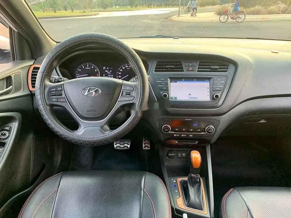 Hyundai i20 Active 2017 - Cần bán Hyundai i20 Active năm sản xuất 2017, màu trắng