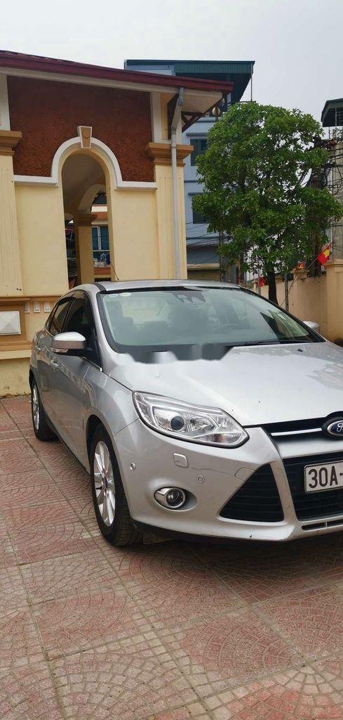 Ford Focus 2015 - Bán xe Ford Focus sản xuất 2015, màu bạc