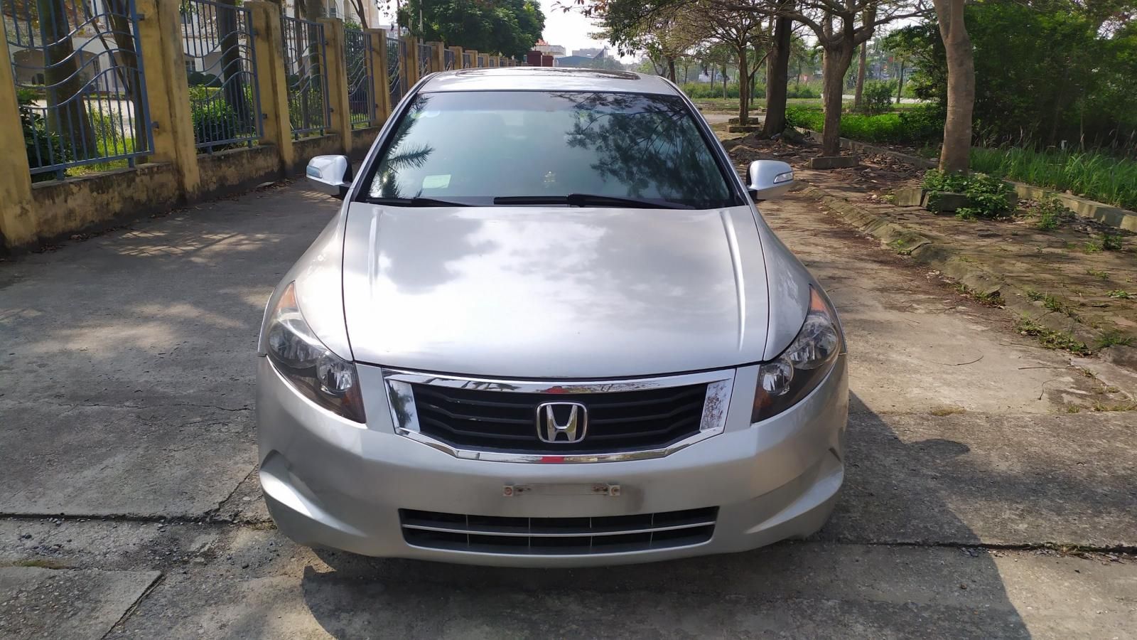 Honda Accord 2007 - Bán chiếc Honda Accord 2007, màu bạc, xe nhập, giá cực kì hấp dẫn