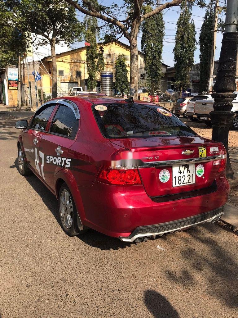 Chevrolet Aveo 2017 - Cần bán lại xe Chevrolet Aveo MT đời 2017, màu đỏ số sàn, 285tr