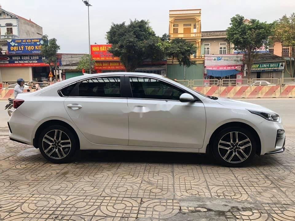 Kia Cerato 2019 - Bán xe Kia Cerato đời 2019, màu trắng, 596tr