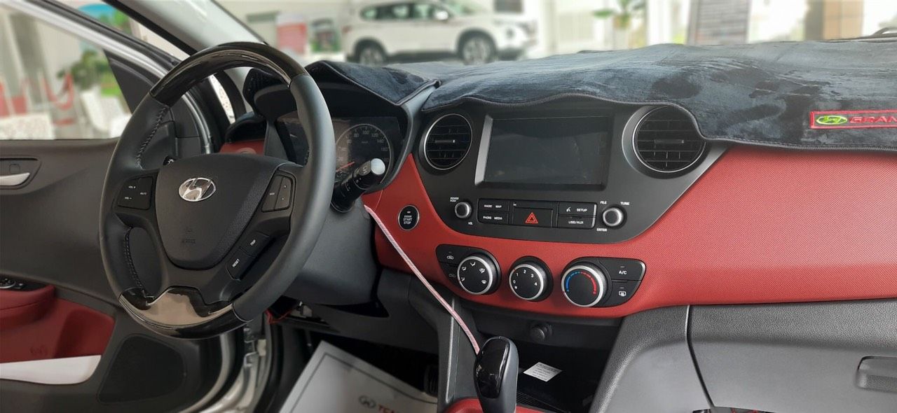 Hyundai Grand i10 1.2 AT 2019 - Bán ô tô Hyundai Grand i10 1.2 AT đời 2020, màu bạc, giá cạnh tranh