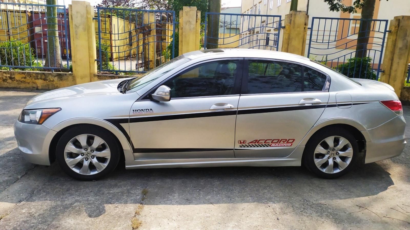 Honda Accord 2007 - Bán chiếc Honda Accord 2007, màu bạc, xe nhập, giá cực kì hấp dẫn