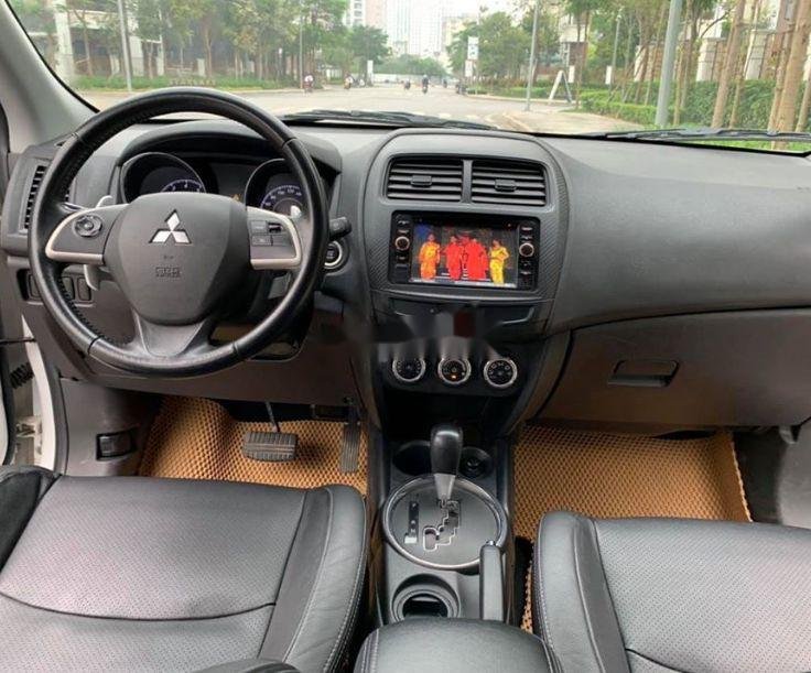 Mitsubishi Outlander 2014 - Cần bán xe Mitsubishi Outlander năm 2014, màu trắng, 625tr