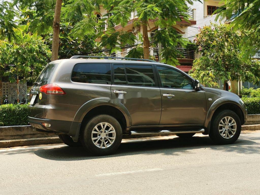 Mitsubishi Pajero 2016 - Bán xe Mitsubishi Pajero đời 2016, màu xám