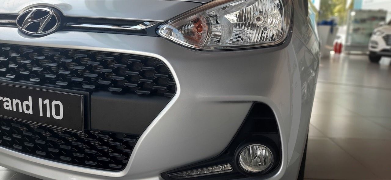 Hyundai Grand i10 1.2 AT 2019 - Bán ô tô Hyundai Grand i10 1.2 AT đời 2020, màu bạc, giá cạnh tranh