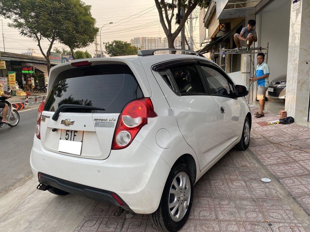 Chevrolet Spark 2015 - Cần bán Chevrolet Spark sản xuất 2015, màu trắng 