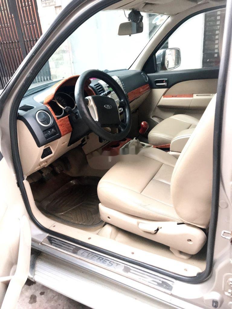 Ford Everest 2008 - Cần bán gấp Ford Everest đời 2008, màu xám, giá tốt