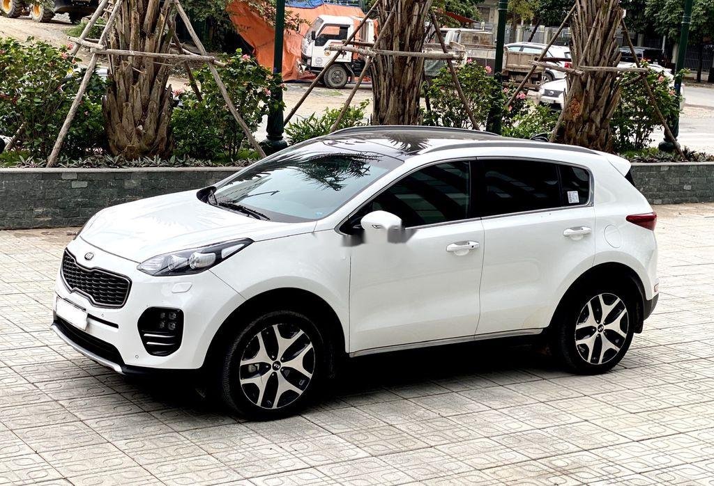 Kia Sportage 2015 - Bán Kia Sportage năm sản xuất 2015, màu trắng, nhập khẩu nguyên chiếc, giá 796tr