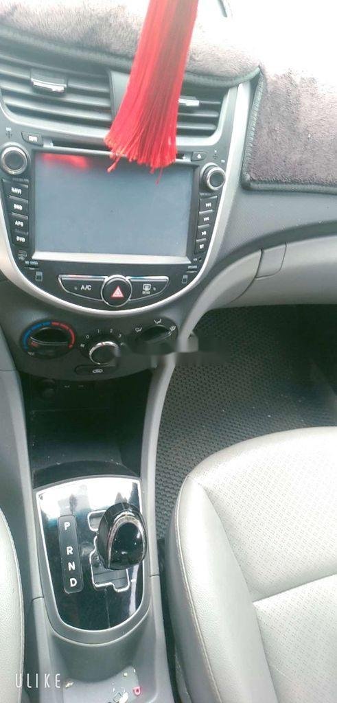 Hyundai Accent  Blue  2013 - Cần bán Hyundai Accent Blue sản xuất năm 2013, màu trắng, nhập khẩu số tự động, giá 375tr