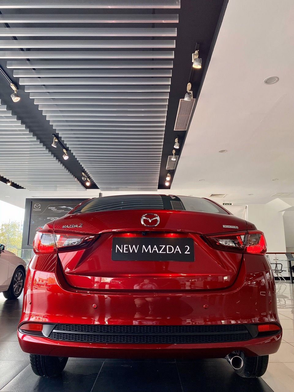 Mazda 2 Luxury 2020 - Giảm ngay 20 triệu, khi mua Mazda 2 Luxury đời 2020, màu đỏ