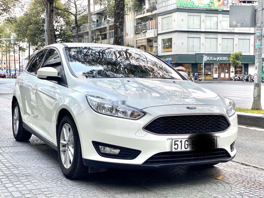 Ford Focus 2019 - Cần bán lại xe Ford Focus Trend 1.5 Turbo sản xuất 2019, màu trắng