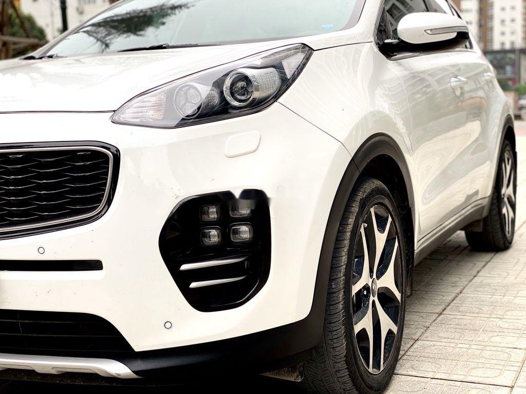 Kia Sportage 2015 - Bán Kia Sportage năm sản xuất 2015, màu trắng, nhập khẩu nguyên chiếc, giá 796tr