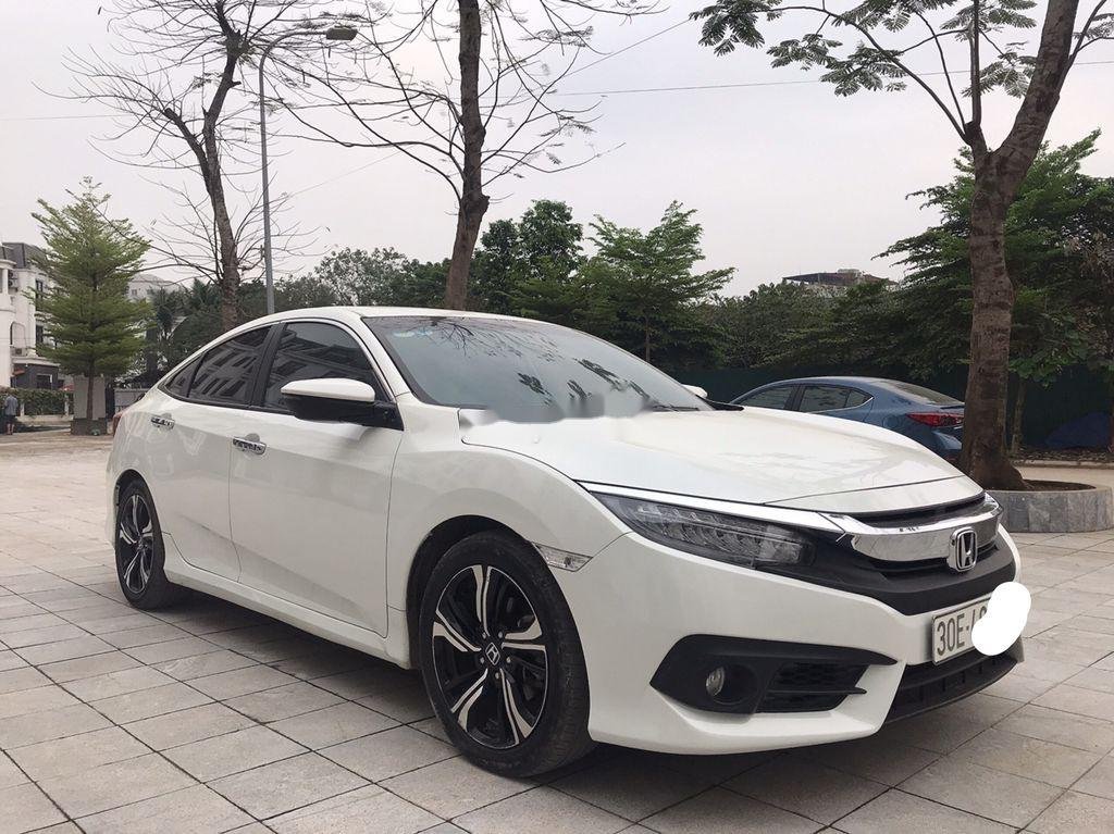 Honda Civic 2017 - Bán ô tô Honda Civic đời 2017, màu trắng, nhập khẩu, 740tr