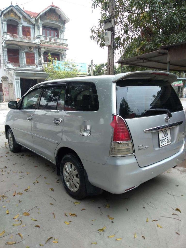 Toyota Innova 2010 - Bán Toyota Innova G MT năm 2010, màu bạc số sàn, giá tốt