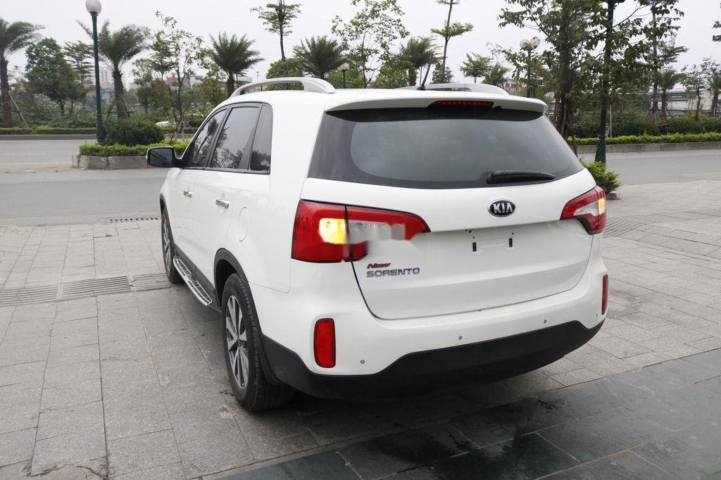 Kia Sorento 2014 - Cần bán gấp Kia Sorento năm 2014, màu trắng, giá 628tr