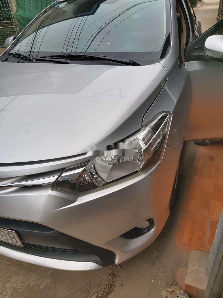 Toyota Vios 2015 - Bán ô tô Toyota Vios MT đời 2015, màu bạc giá cạnh tranh