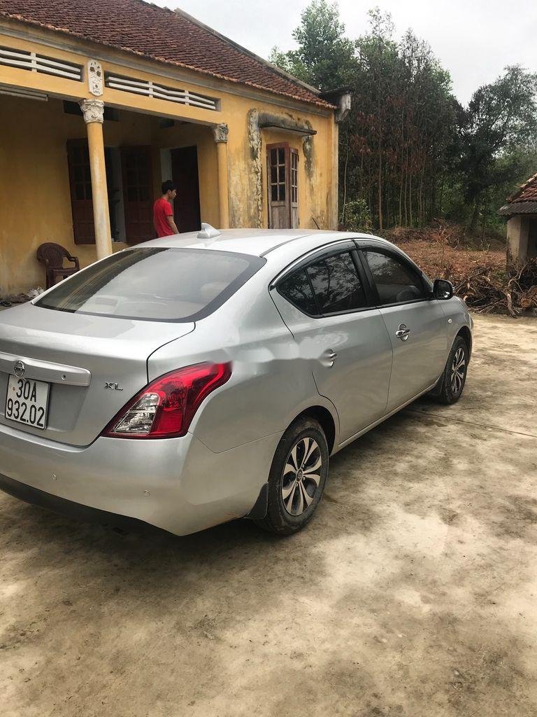 Nissan Sunny 2016 - Cần bán xe Nissan Sunny sản xuất năm 2016, màu bạc, nhập khẩu nguyên chiếc, 295 triệu