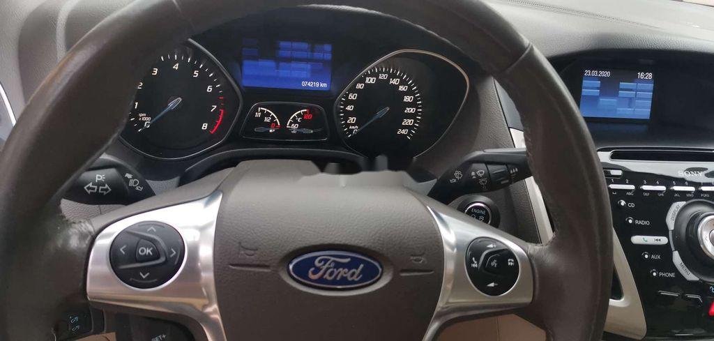 Ford Focus 2015 - Bán xe Ford Focus sản xuất 2015, màu bạc