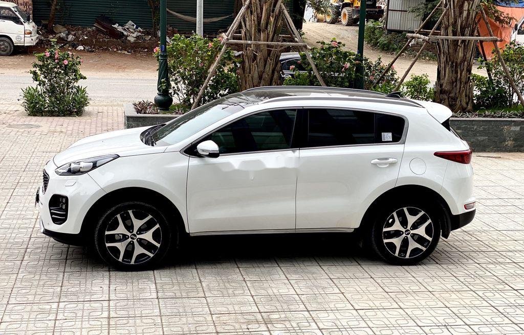 Kia Sportage 2015 - Bán Kia Sportage năm sản xuất 2015, màu trắng, nhập khẩu nguyên chiếc, giá 796tr