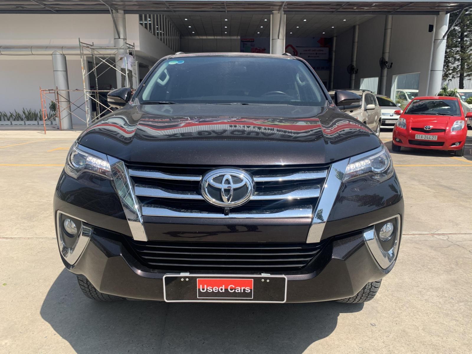 Toyota Fortuner V 4x4 Diesel 2018 - Xe Toyota Fortuner V 4x4 Diesel đời 2018, màu nâu, nhập khẩu chính hãng