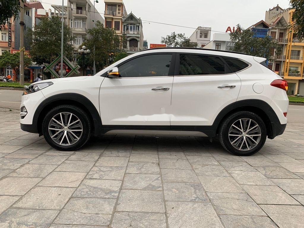 Hyundai Tucson 2016 - Cần bán gấp Hyundai Tucson 2016, màu trắng, xe nhập