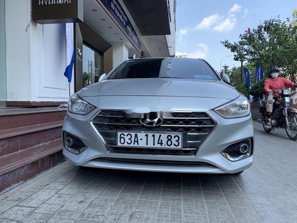 Hyundai Accent   2019 - Cần bán gấp Hyundai Accent sản xuất 2019, màu bạc