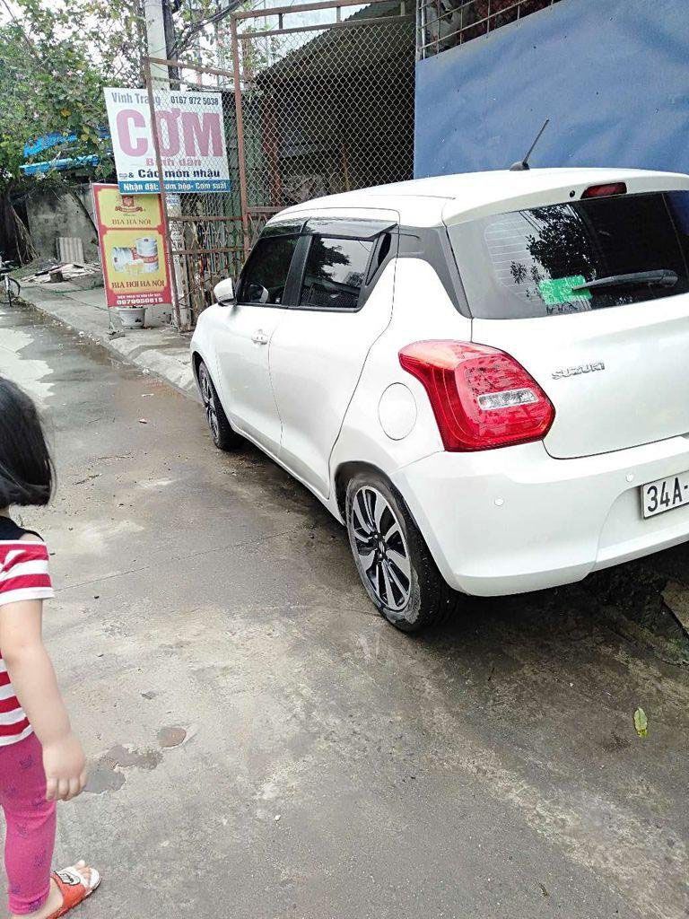 Suzuki Swift AT 2018 - Bán ô tô Suzuki Swift AT năm 2018, xe nhập