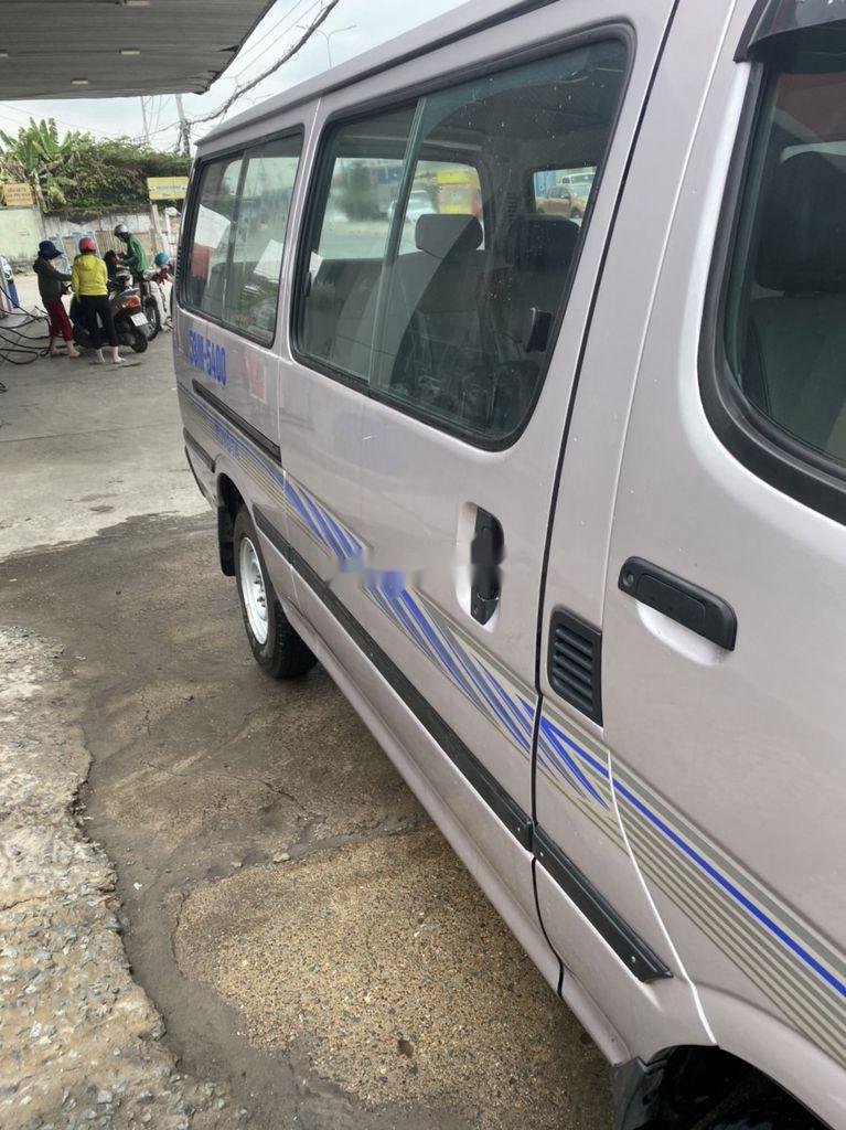 Toyota Hiace 2002 - Bán Toyota Hiace đời 2002, màu bạc, 65 triệu