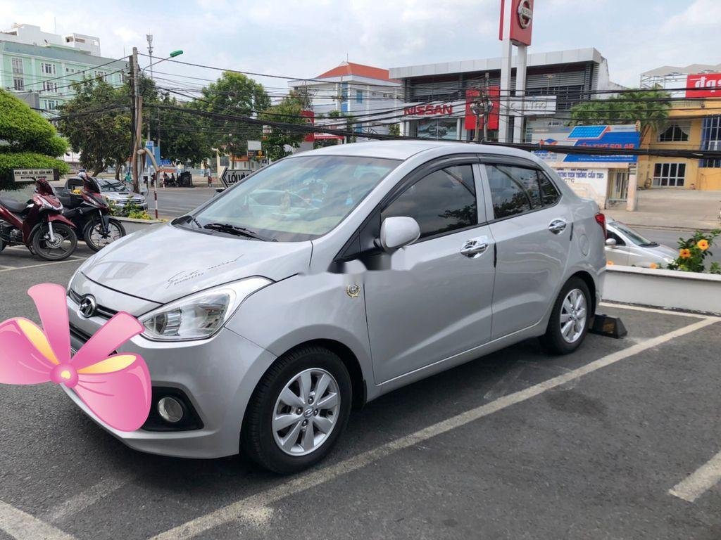 Hyundai Grand i10 2016 - Cần bán xe Hyundai Grand i10 sản xuất 2016, màu bạc, giá tốt