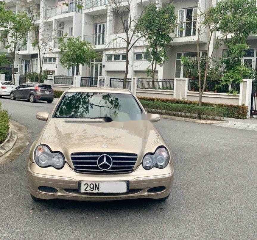 Mercedes-Benz C class 2002 - Cần bán Mercedes C200 đời 2002, màu ghi vàng xe gia đình