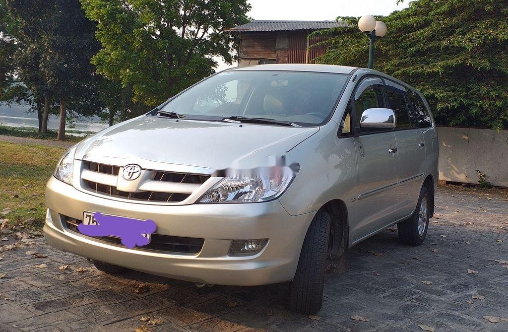 Toyota Innova 2007 - Cần bán xe Toyota Innova đời 2007, màu bạc, giá chỉ 310 triệu