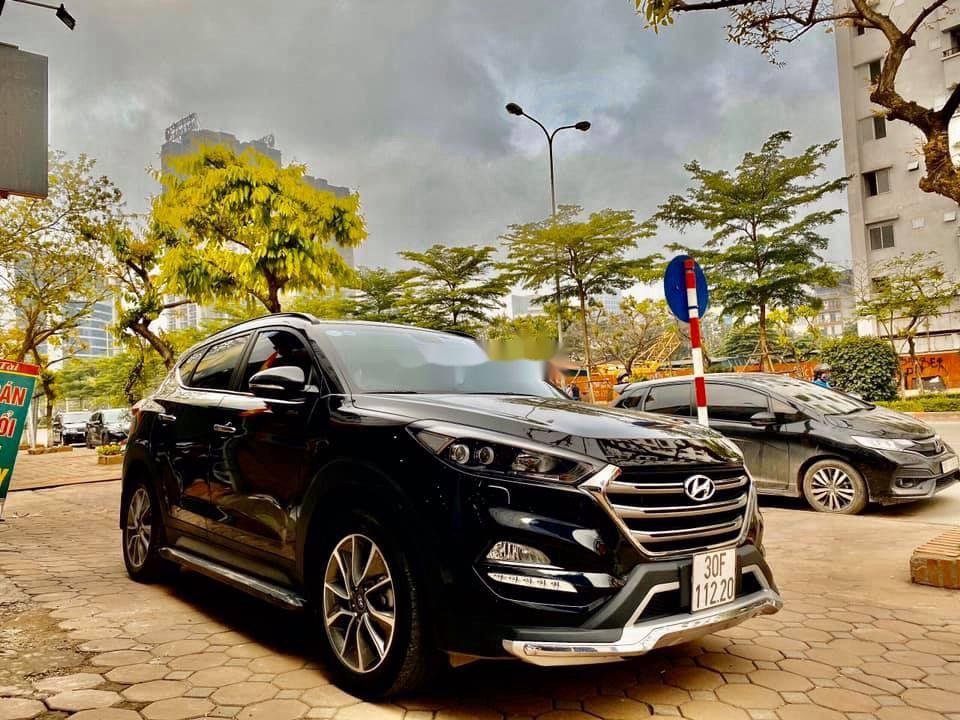 Hyundai Tucson 2018 - Bán Hyundai Tucson đời 2018, màu đen