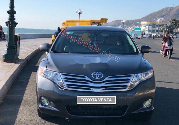 Toyota Venza   2009 - Bán Toyota Venza năm sản xuất 2009, màu xám  