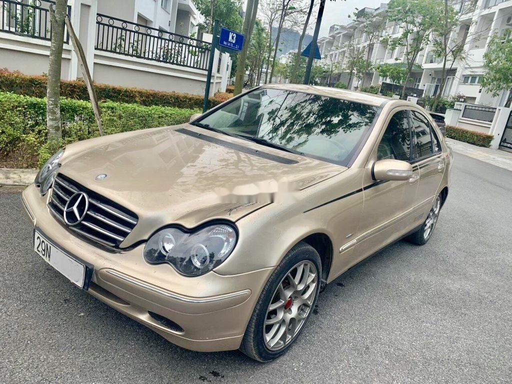 Mercedes-Benz C class 2002 - Cần bán Mercedes C200 đời 2002, màu ghi vàng xe gia đình