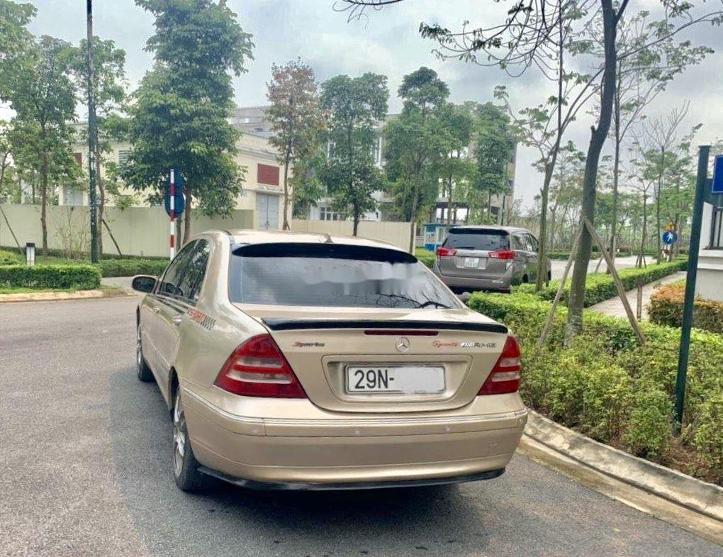 Mercedes-Benz C class 2002 - Cần bán Mercedes C200 đời 2002, màu ghi vàng xe gia đình