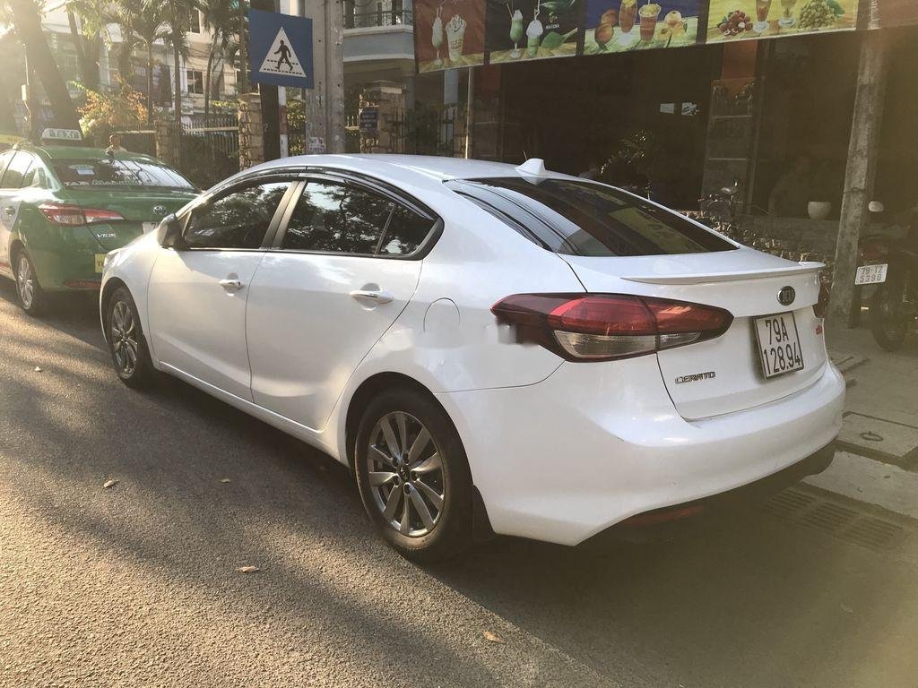 Kia Cerato  MT  2016 - Bán Kia Cerato MT 2016, màu trắng xe gia đình, giá 410tr