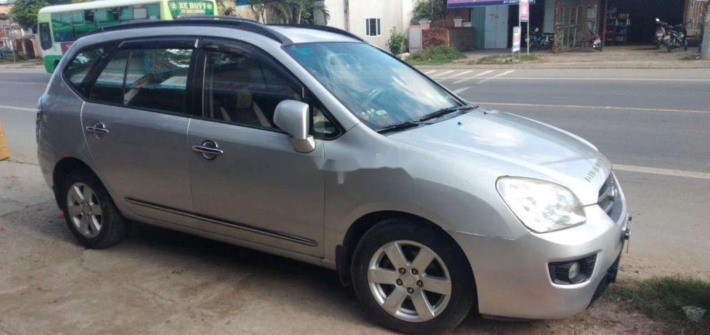 Kia Carens 2008 - Bán Kia Carens đời 2008, màu bạc, nhập khẩu nguyên chiếc, giá chỉ 295 triệu