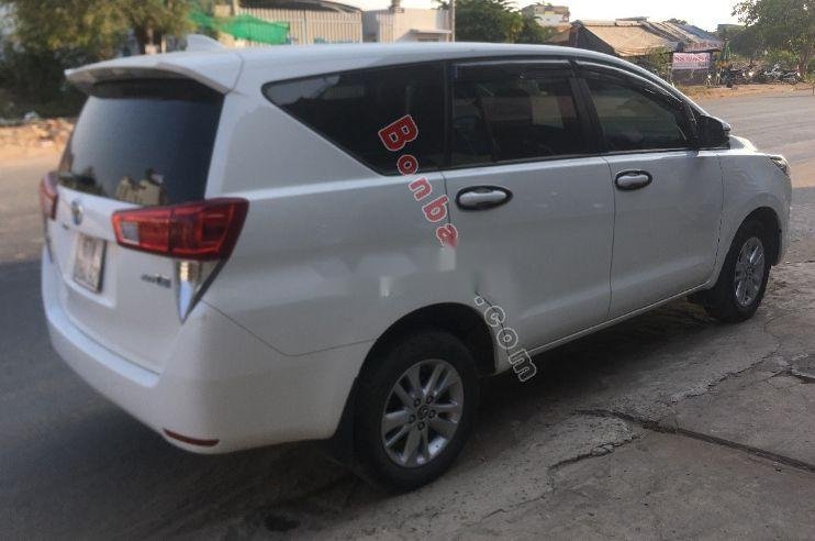 Toyota Innova 2018 - Cần bán xe Toyota Innova sản xuất năm 2018, màu trắng