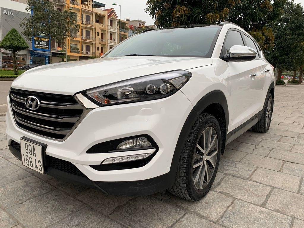 Hyundai Tucson 2016 - Cần bán gấp Hyundai Tucson 2016, màu trắng, xe nhập