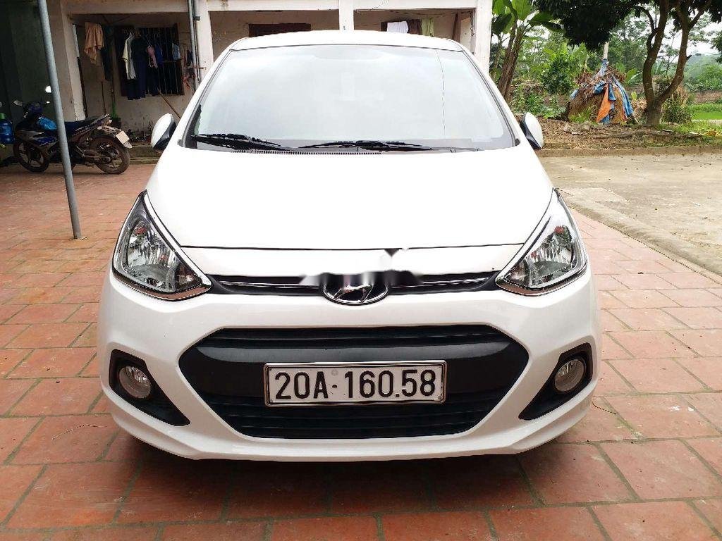 Hyundai Grand i10 2016 - Bán Hyundai Grand i10 sản xuất 2016, màu trắng, nhập khẩu