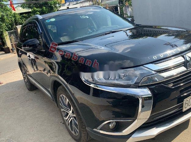 Mitsubishi Outlander 2018 - Bán ô tô Mitsubishi Outlander đời 2018, màu đen, giá chỉ 730 triệu