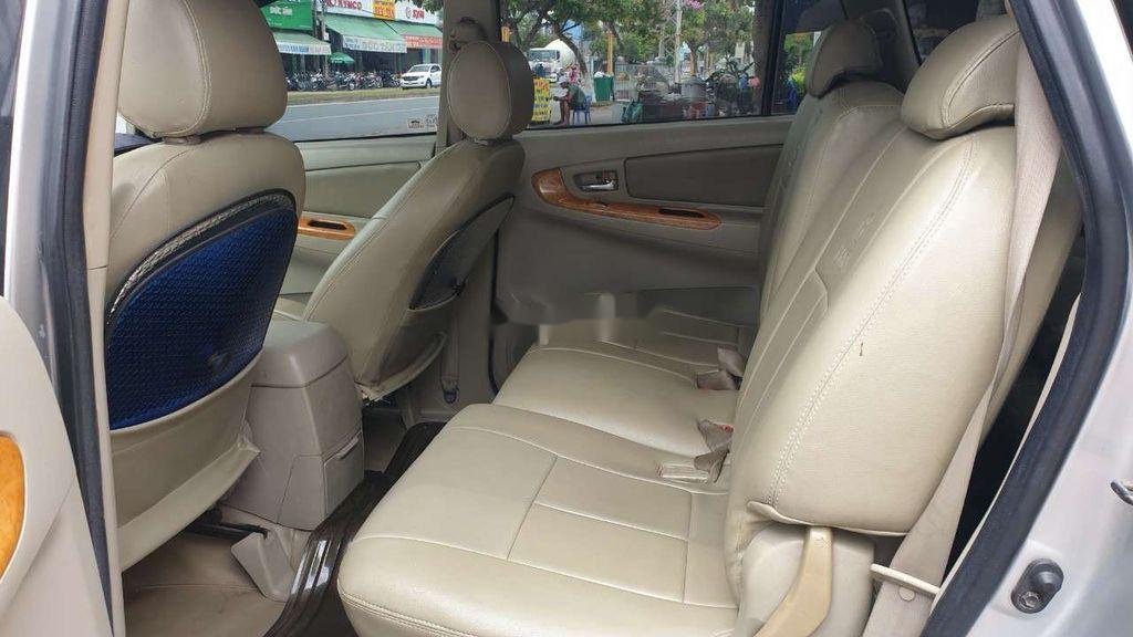 Toyota Innova 2009 - Xe Toyota Innova đời 2009, màu bạc, giá tốt